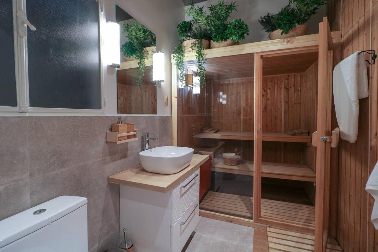 Victoria 5star / 5BR BigApt / Sauna / 2min to metro Atenas Exterior foto